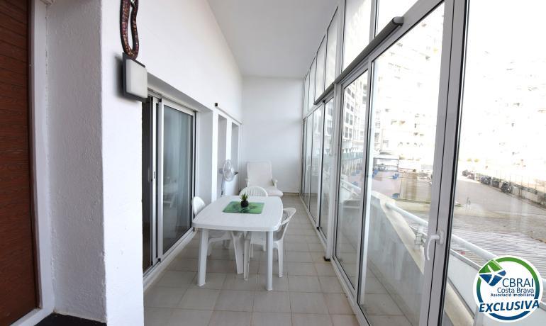 Apartamento con 2 dormitorios en primera linea de mar