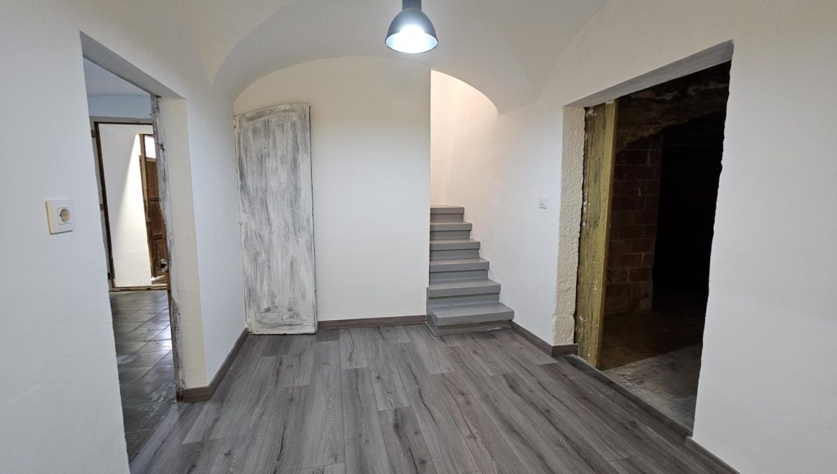 159949232_06745000e37f3ddb56bc10eb145d2197