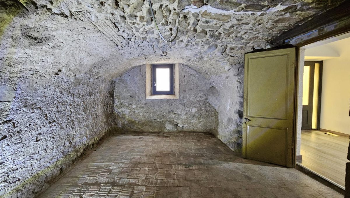 159949232_549b0cee5d64ff1ab0d5403359ce25d2