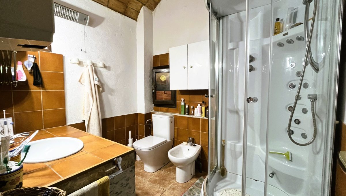 170996875_43f46d3b7afd788b92064f1831366586