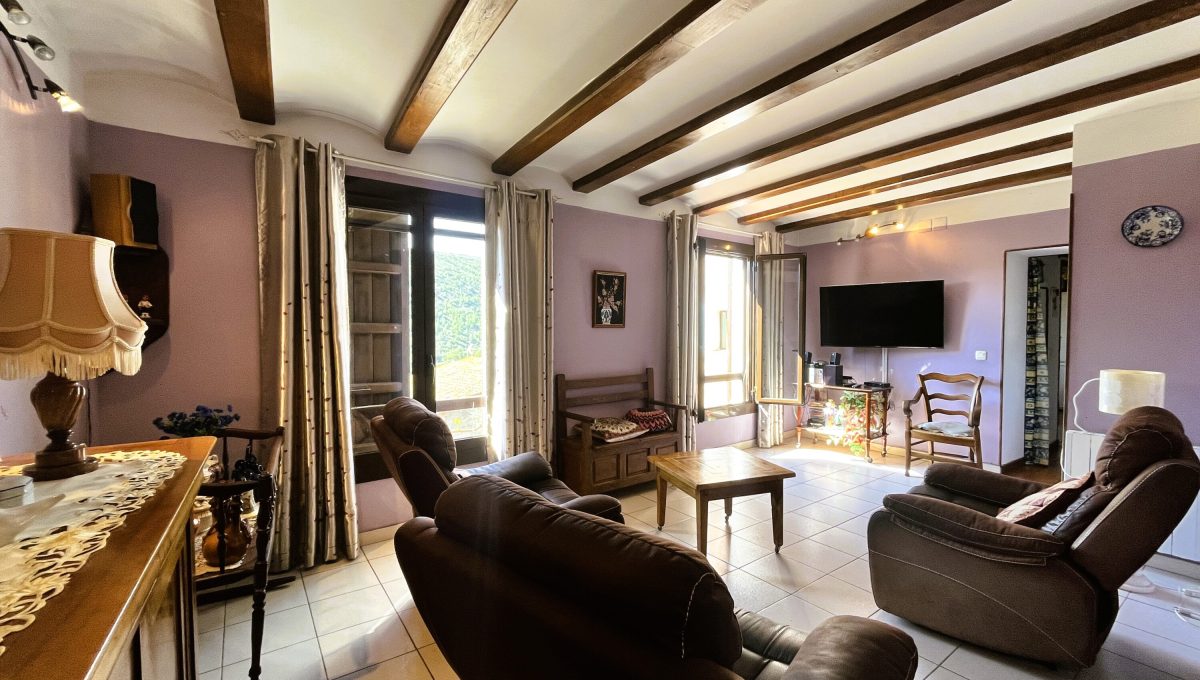 170996875_5e7b3c68bc4d73117b1a303ec23303d6