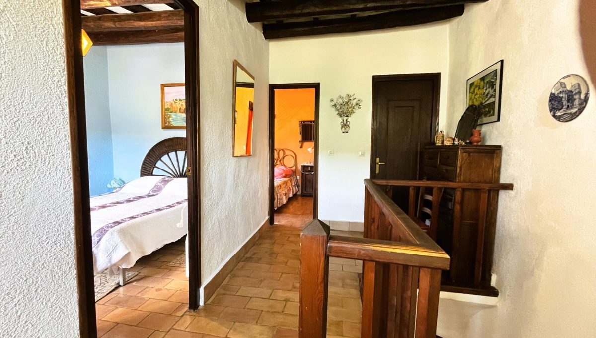 170996875_85d7ec3532f269fb7e5138911189e29a