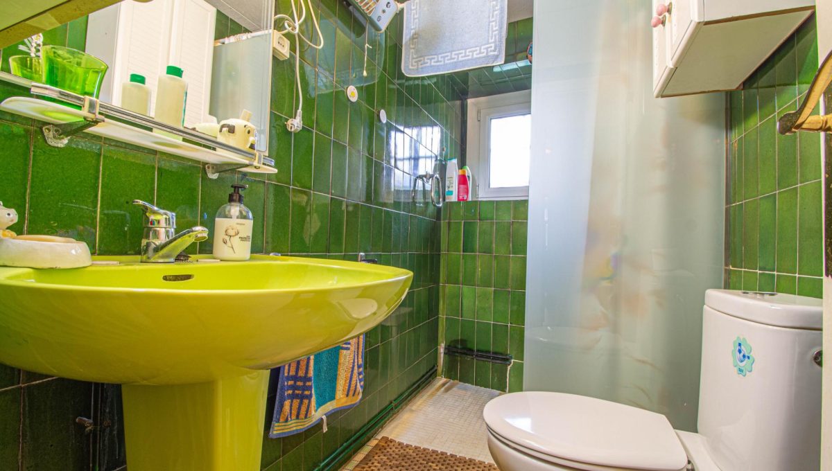 172225831_8c03900499b9a6009553bf796fd6ec2e