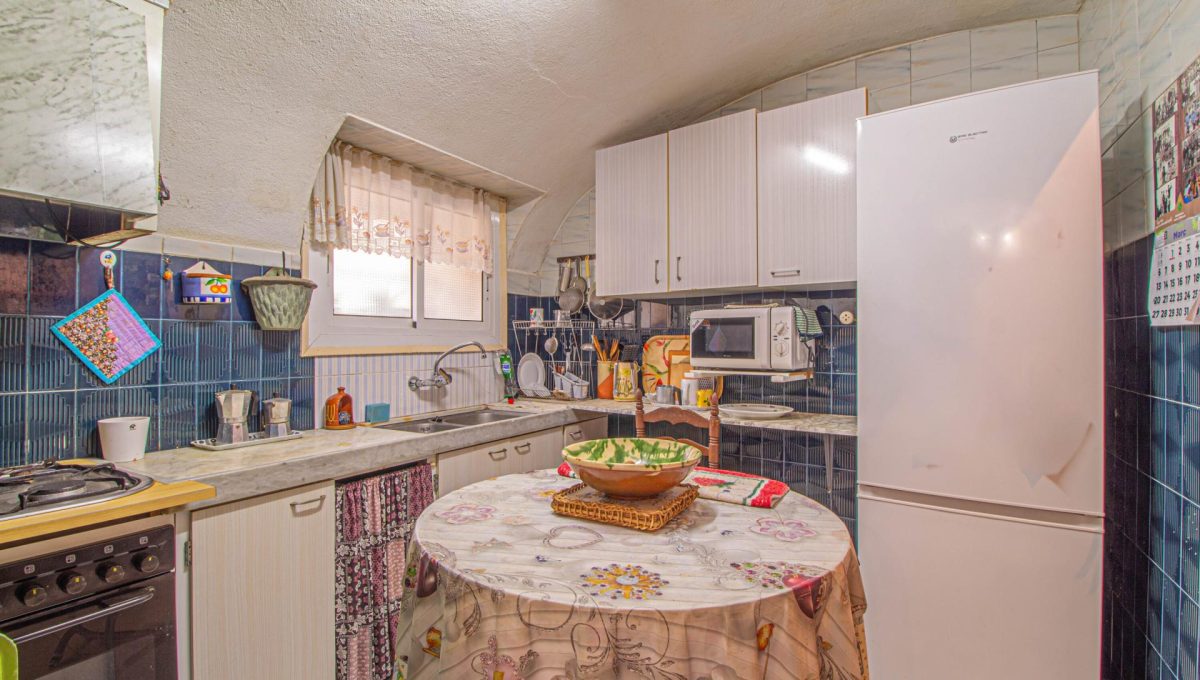 172225831_ad185f04a5c748f36e3b1875d576746c