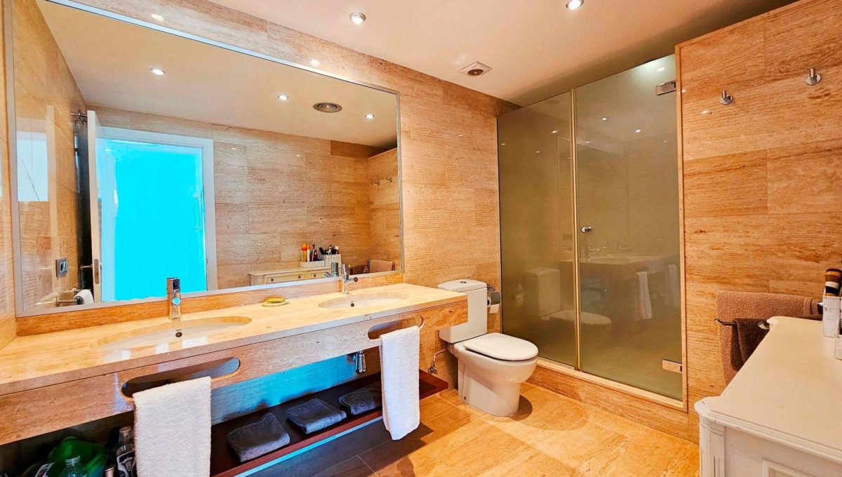 183958851_501c376185bcfb12fb7df31ed2b0df4b