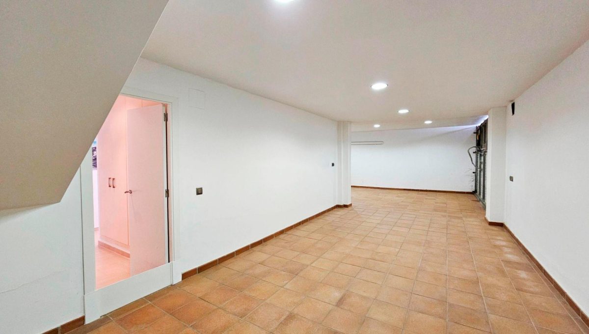 183958851_90f77914d9b47ff303e9e0dc709ba87d