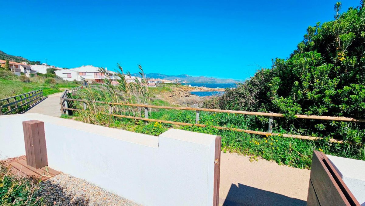 183958851_b3ea77d865bad8e0632e837128e2e7e5