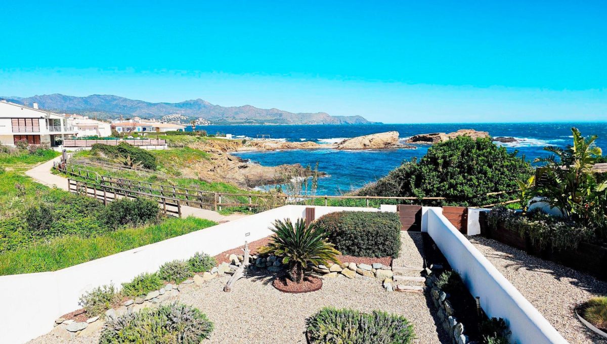 183958851_cfa43f4f3d5df411f8d785261af9c1f9