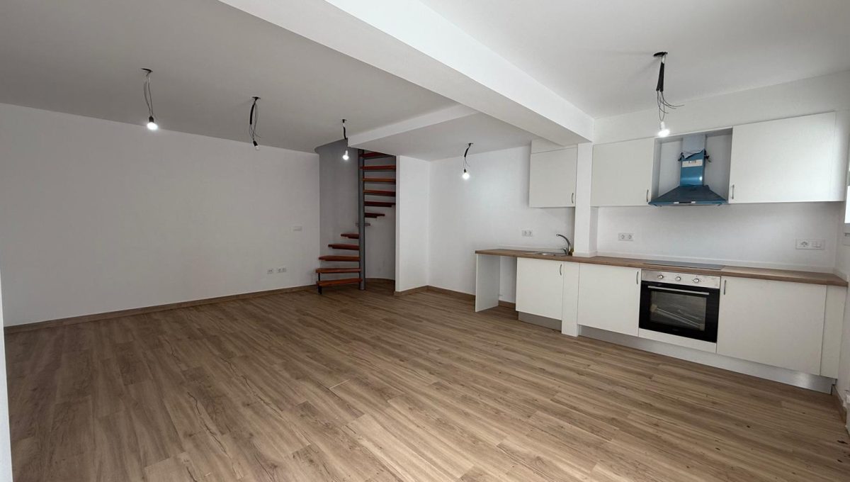 349664349_5a1135f54d229de75d923368c9a3617d