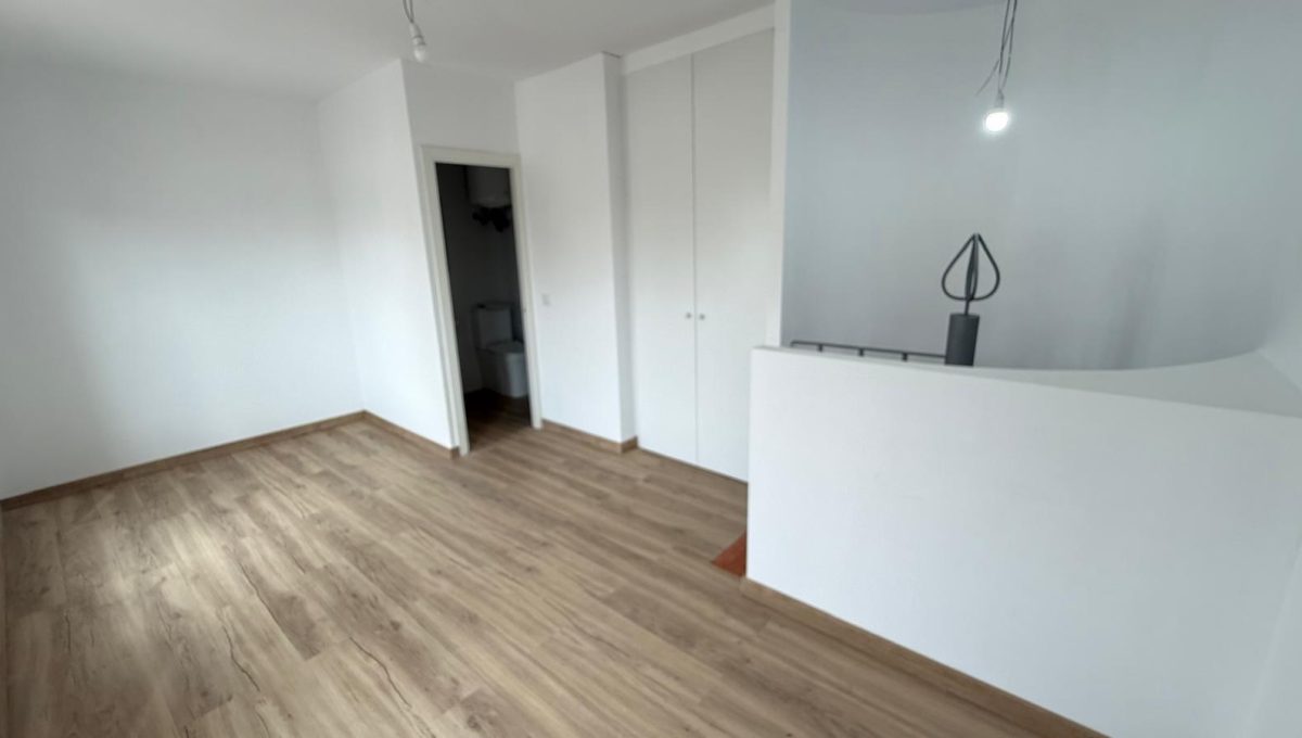 349664349_f4ae7dca55fbe546a43619dc5786570d