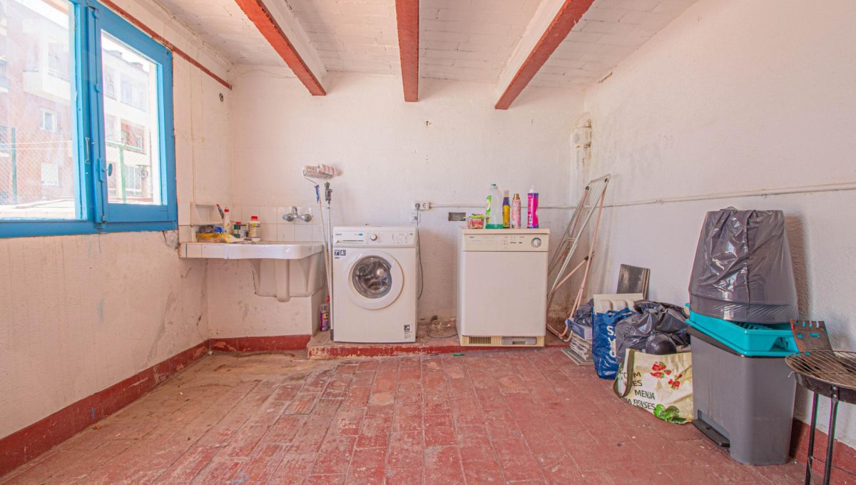 400001230_351431358ce6315497612379e7e28f9a