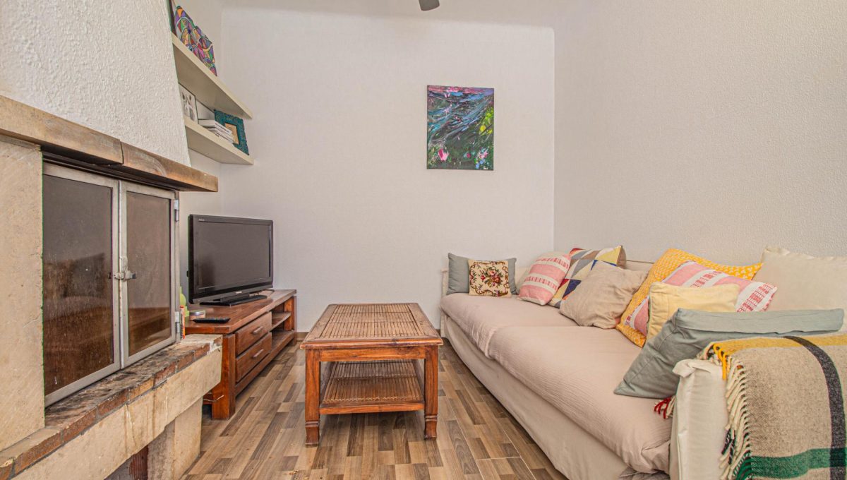 400001230_d35d92b84f0ad9ef27ea079aa93445f3