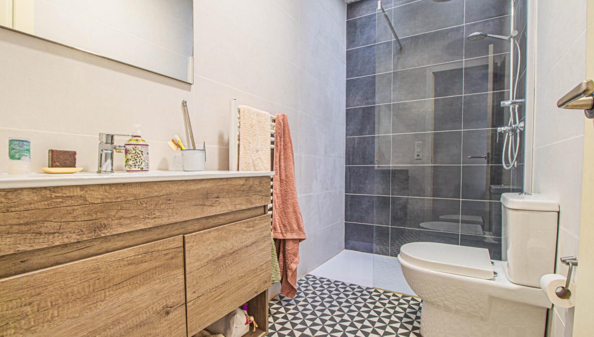 400001230_f8fd3b0e56f073982d05c6c6115a236c