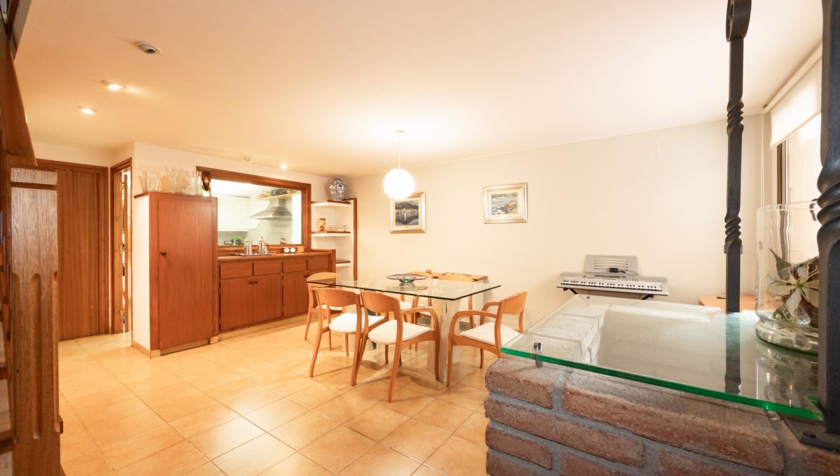 792425437_156a77e02038ef561aafe35b82ea0978