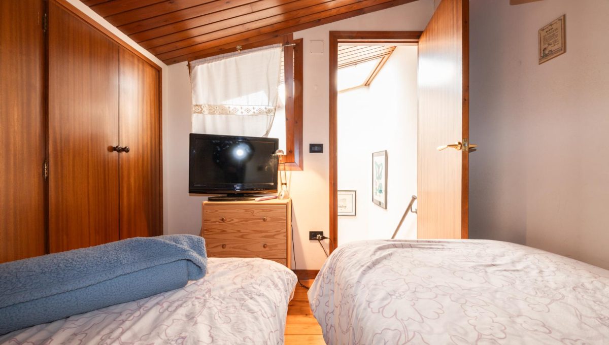 792425437_5306258200144252e920afb14d6e2ec7