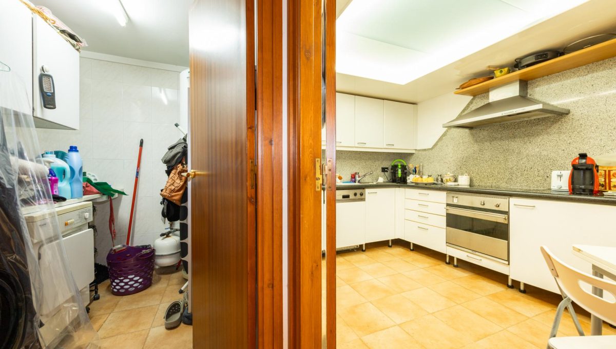 792425437_5c600ec333df34132c8f2153bde1455c