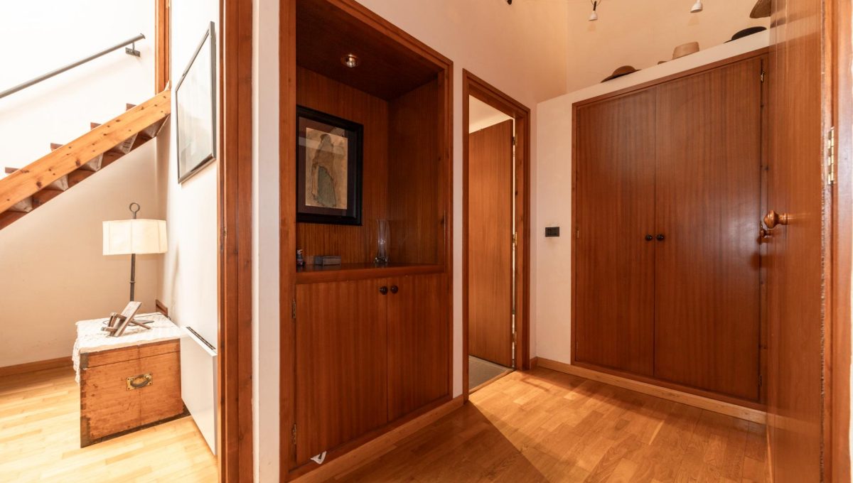 792425437_729e6ff323284a9592013725f68db5a3