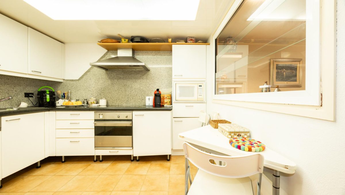 792425437_bcb6b6e8bfae8f2902eadcde29e9e072