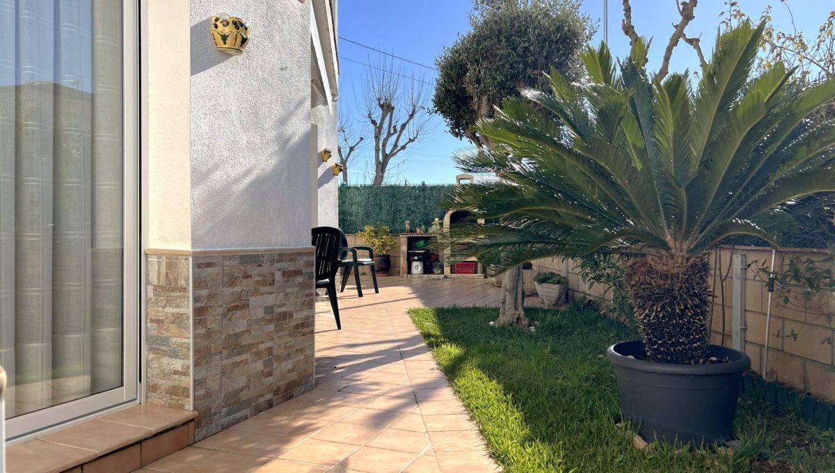 866044391_983362b9f4d66999f0ac54c5628afc89