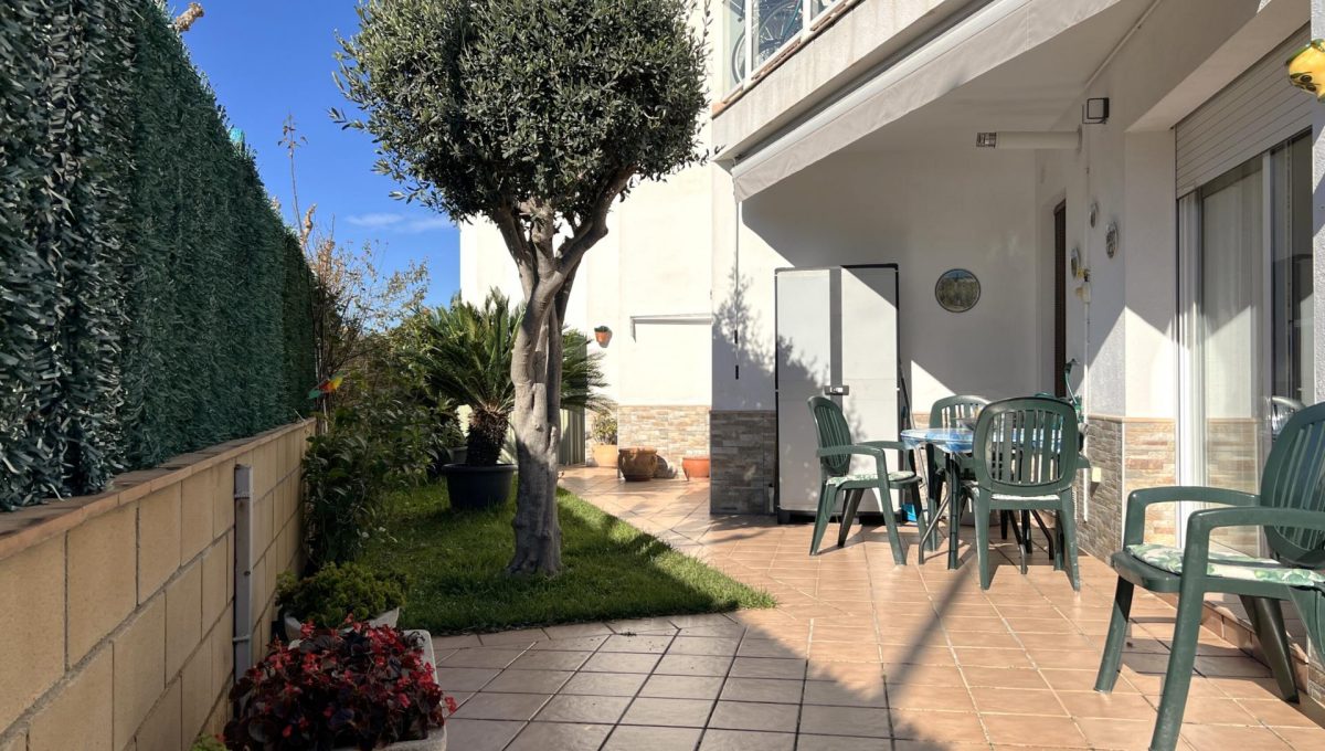 866044391_a9fe994f26243651dbbbc55c7649a656