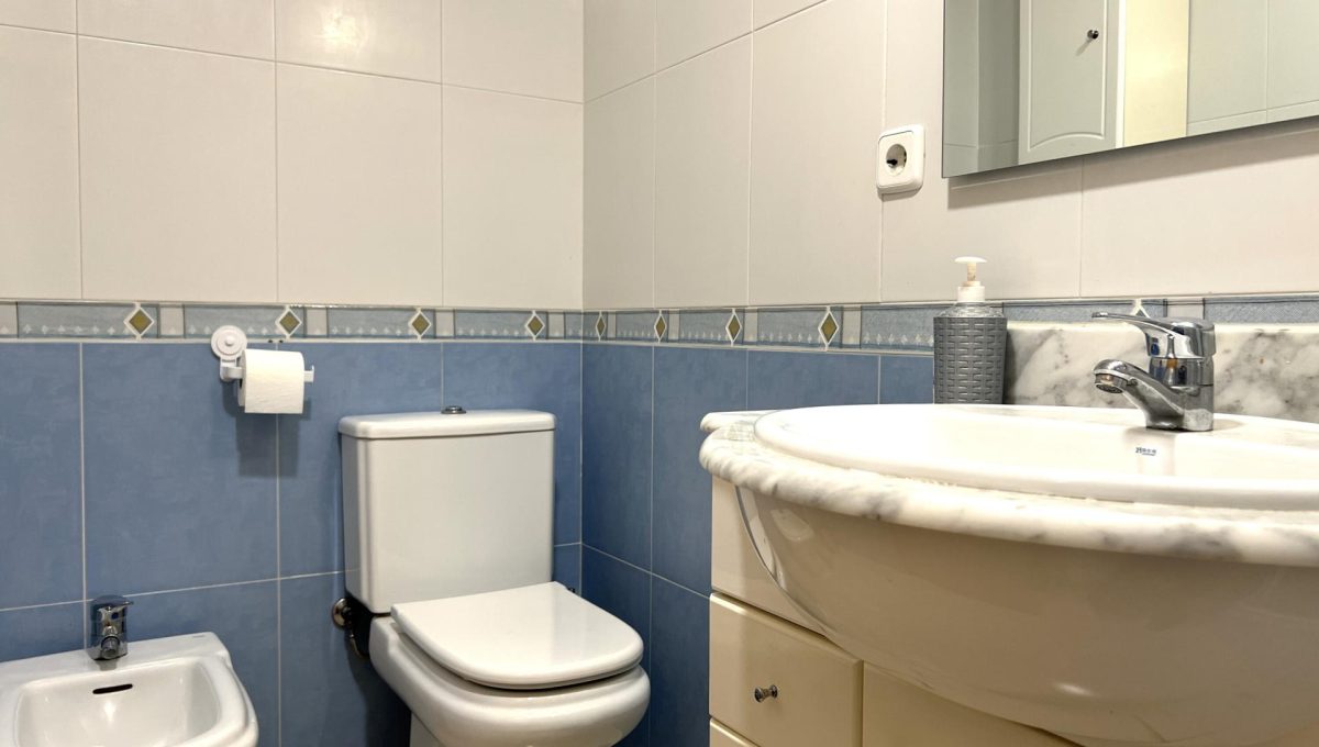 866044391_cf7b781afc5050632bb416c939f912ca