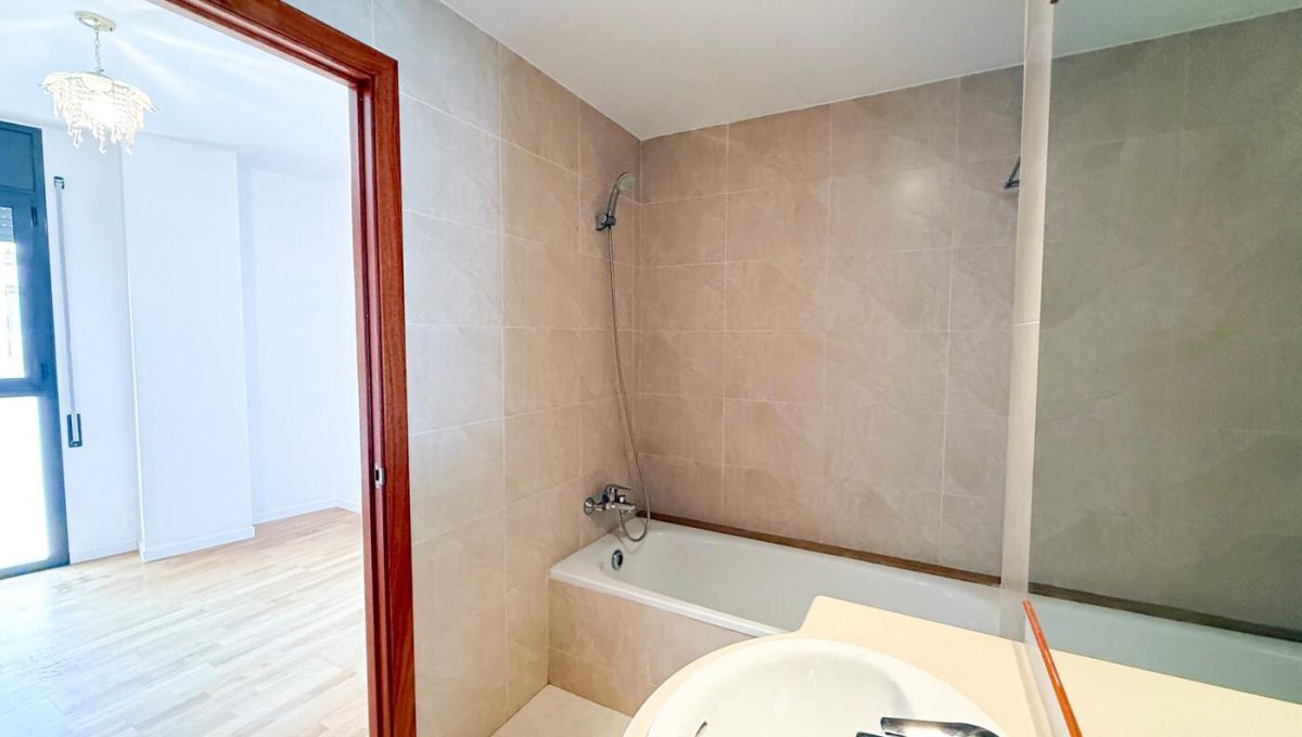 946219881_0bc6a79b9f5fd928e37ad62de1c3a3a6