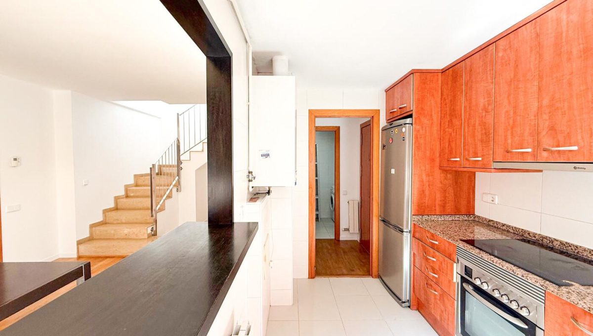 946219881_0d7bcf398985209c8de976a3b32a6371