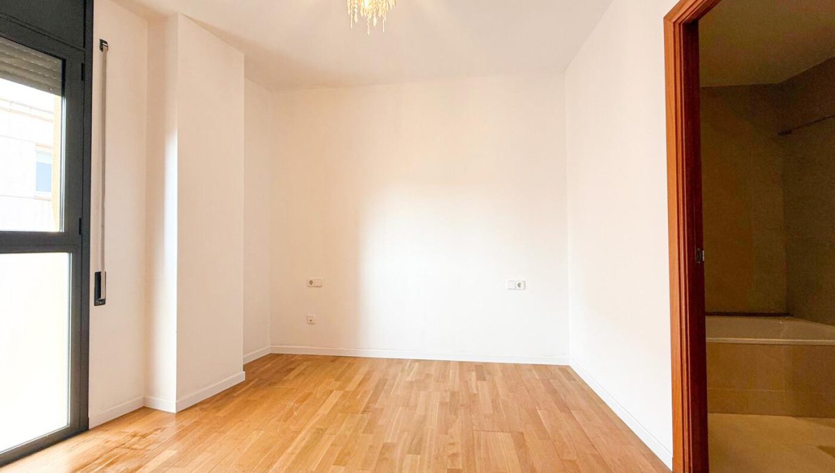 946219881_d60a6e7add16582ed7006a418d7683ce