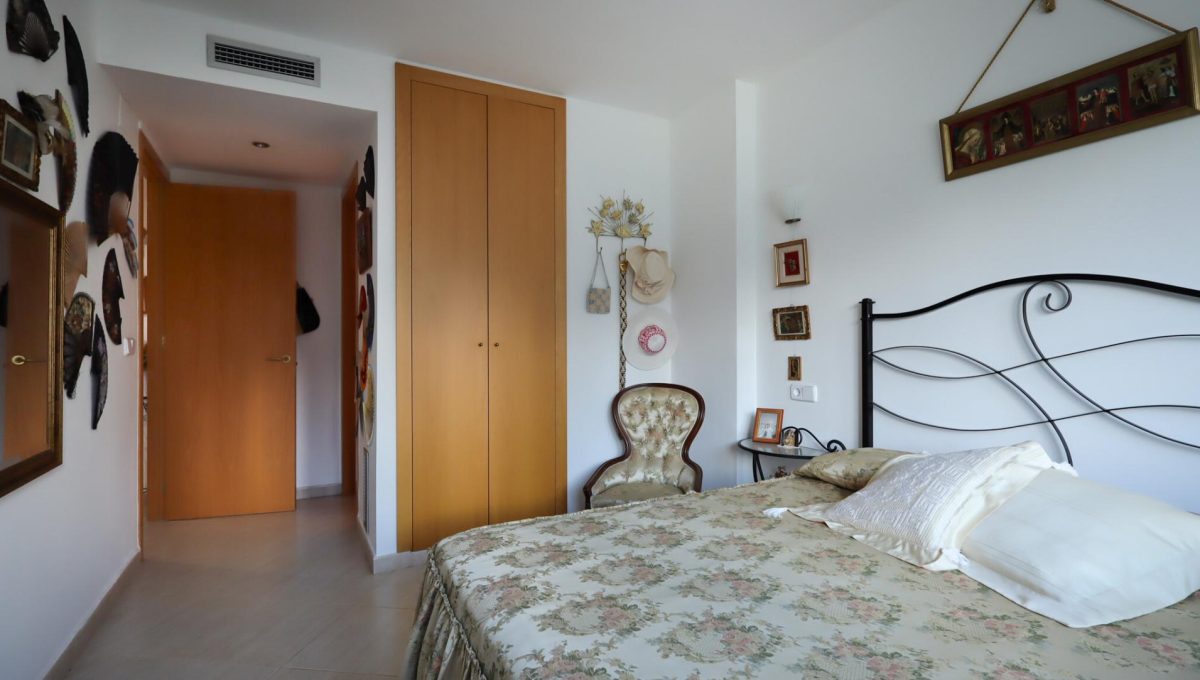 115115875_628a0d44cdb0496547ad5cb9908fc7b9