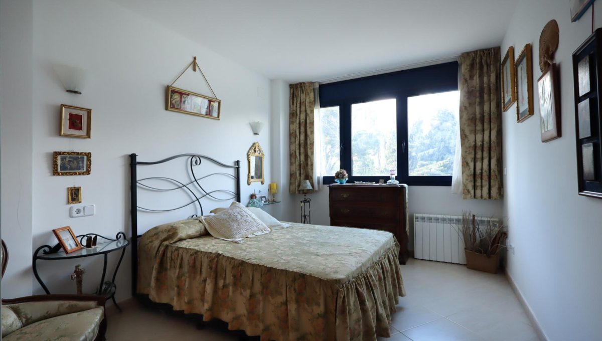 115115875_77e2481175cd224138024a19688d2c9b