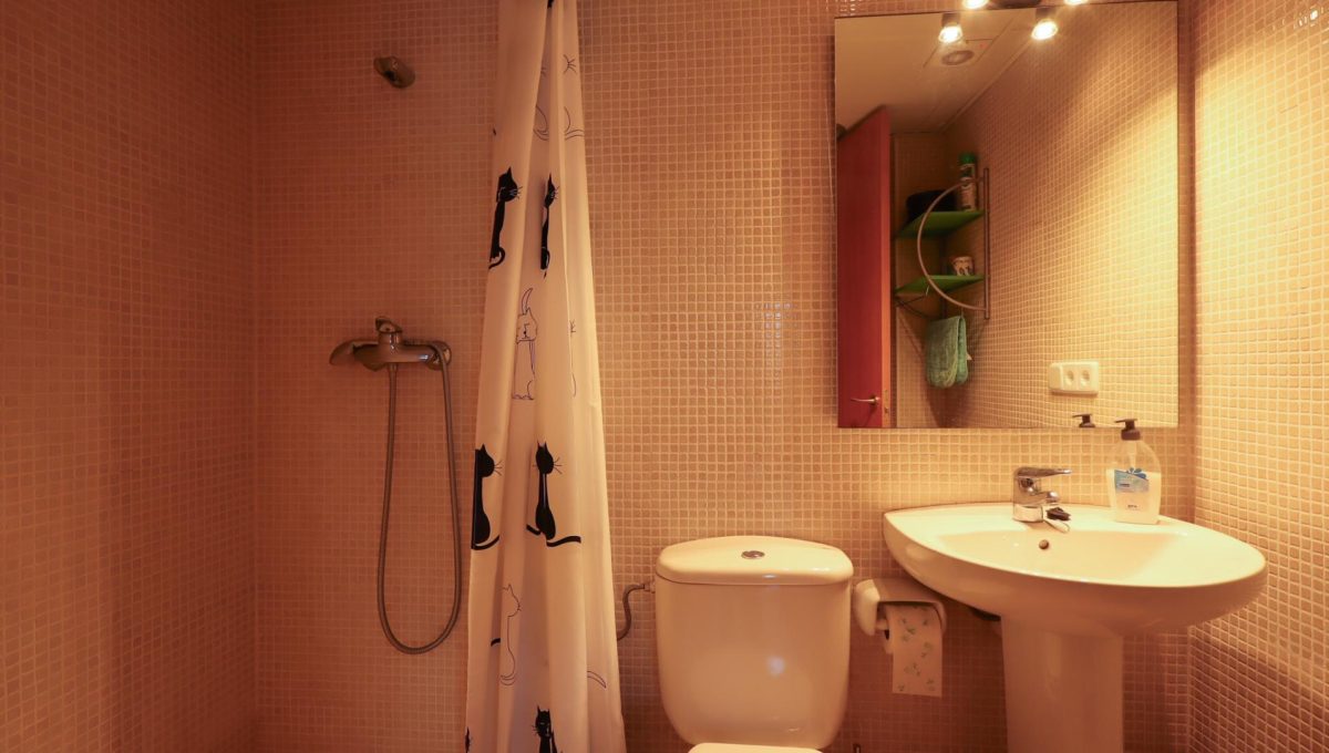 115115875_90f482d56b660bcc58ae017ce06d47be