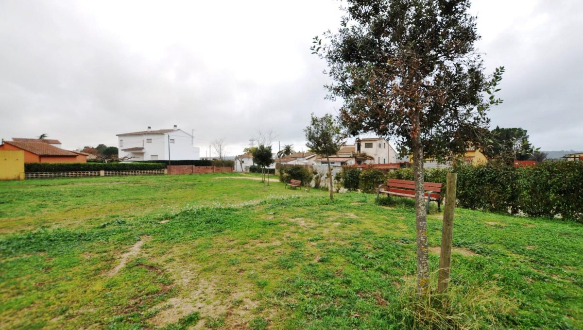 150682770_3e27cadf81972978d64df58d3328a179