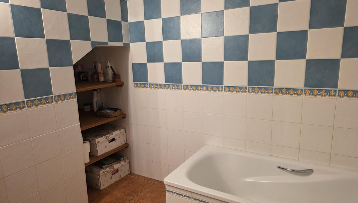 153893692_4f72cc3427751117fd8e3053846ddf3e