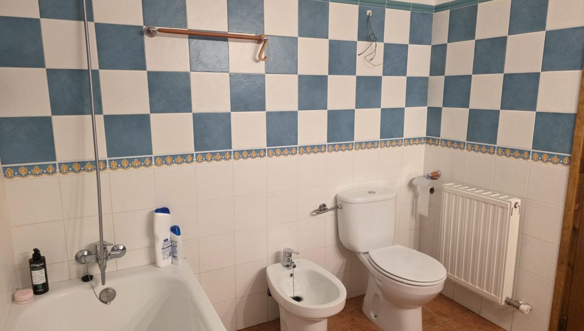 153893692_75e27c3483a4e6c06f16110524caf2e7