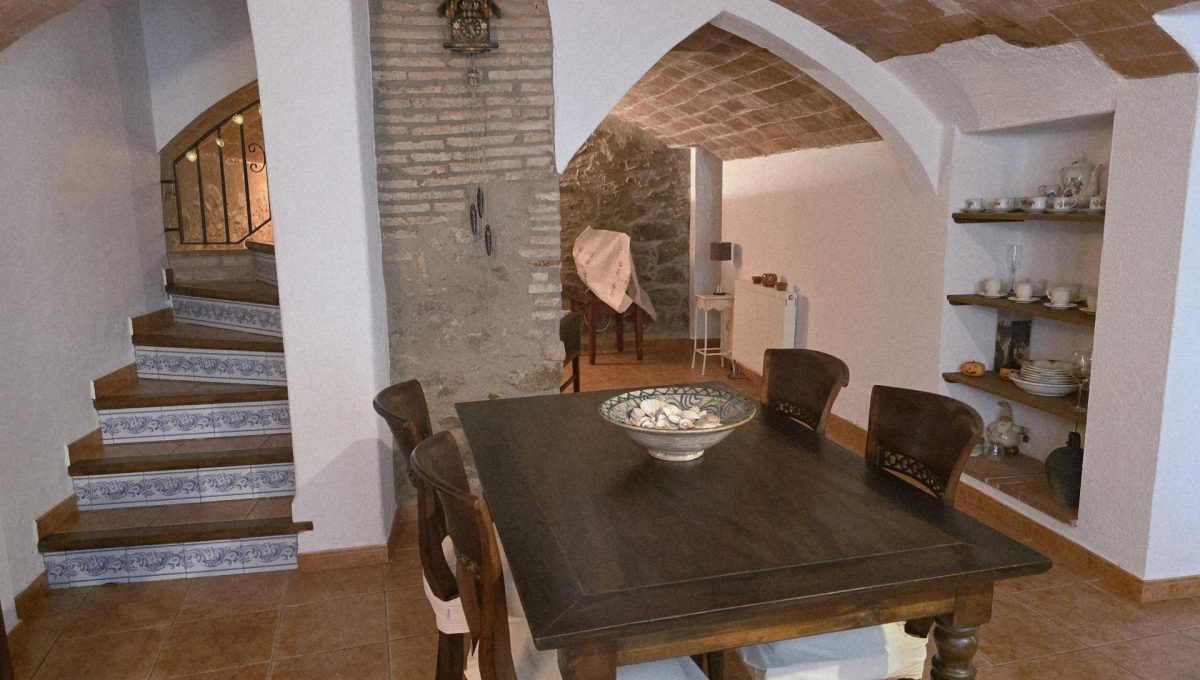 153893692_ee05ffee82014a787716298e1bac989d