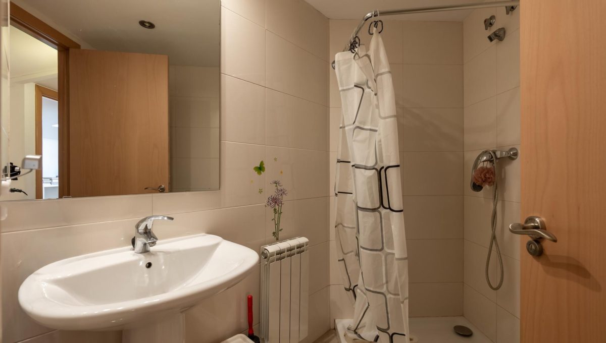 183841224_52fc7b794efb1cfab63c9c39ac7c3901