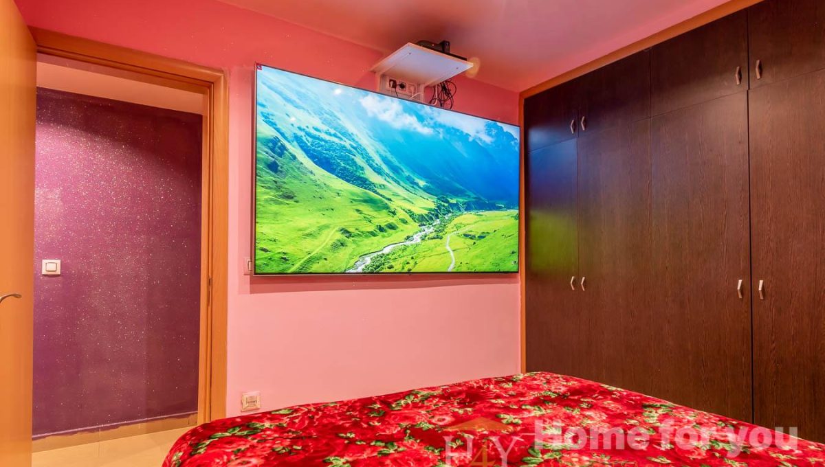 572321807_1a21043f1b8b5be947e8a1c6b93d6118