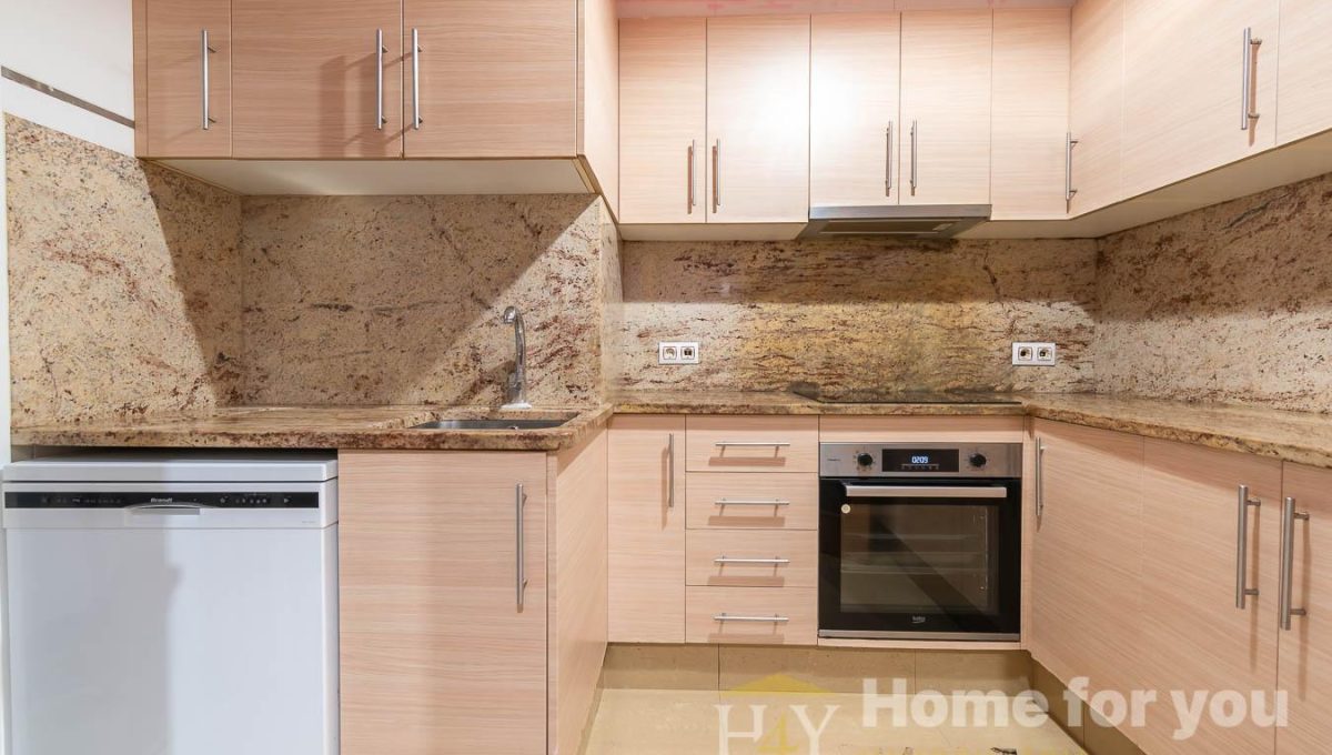 572321807_c27e02ab4980034175ede41fe05824d5