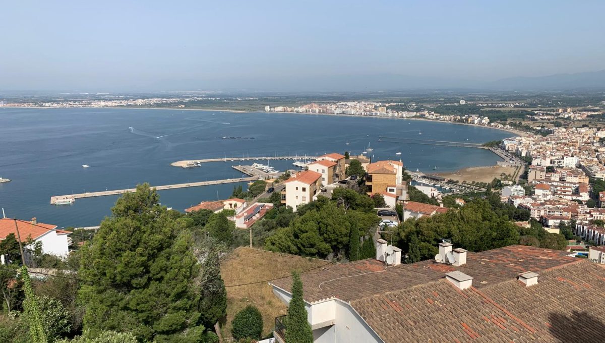 880452162_2ac952f2f1d399b12fda1a1835bd036a