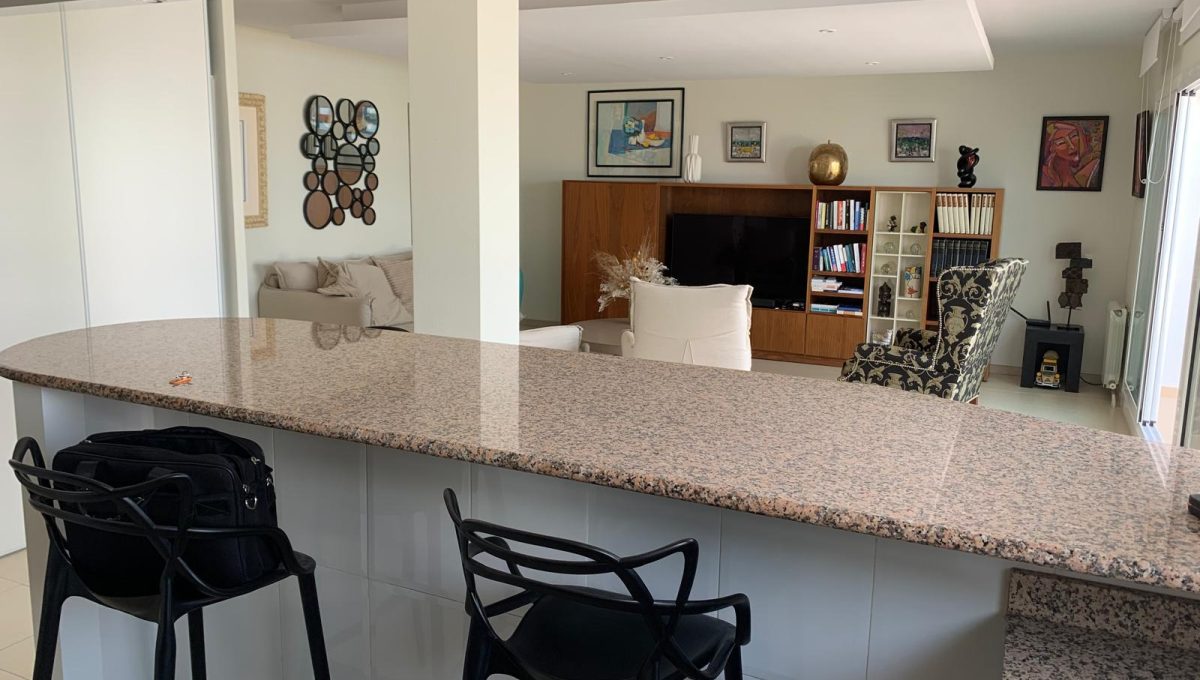 880452162_724f94325938acfa7be42e797c4469da