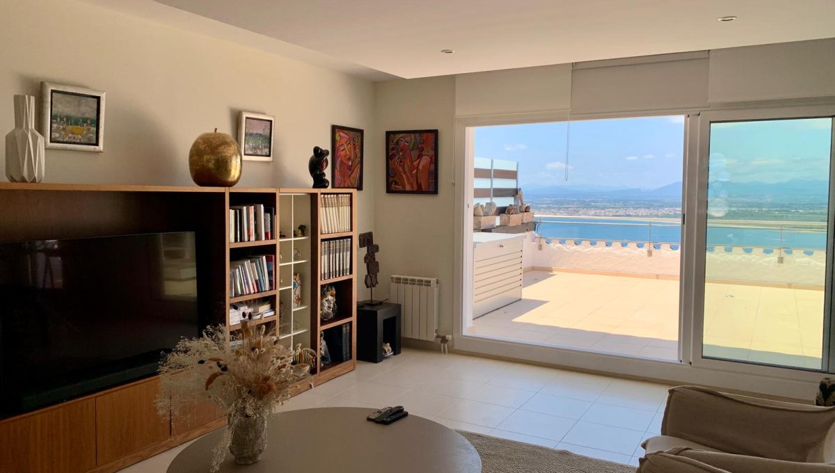 880452162_76f582035232c08935a04b5ca107b57f