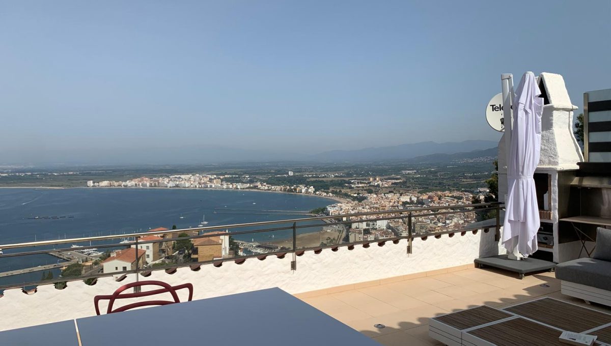 880452162_f05be242cc36ea61af64f023352a8dfb