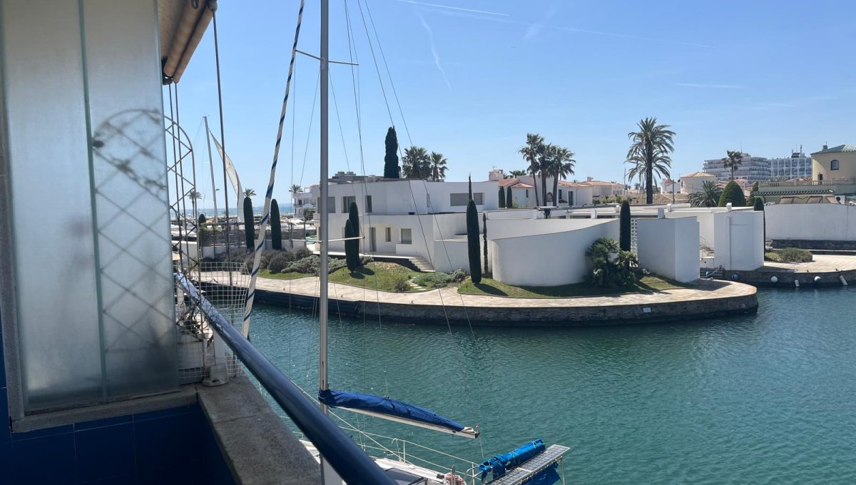 884801624_0ff86756e63a87f9baf19f436ac4c18e