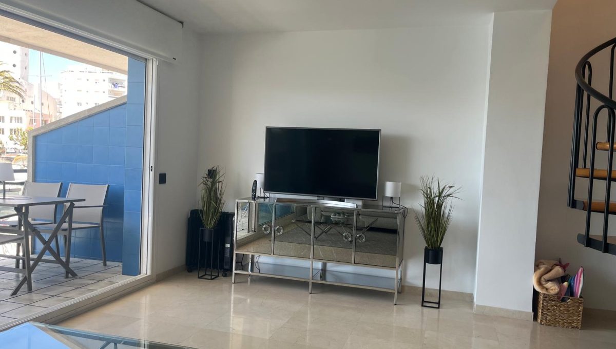 884801624_10c96cc932caeed2d5c7a5abb372d200