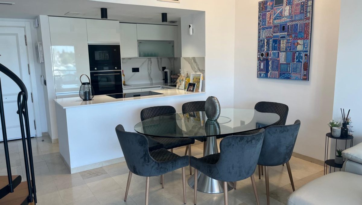 884801624_1f6eb76b1438f358b1aacf52275de508