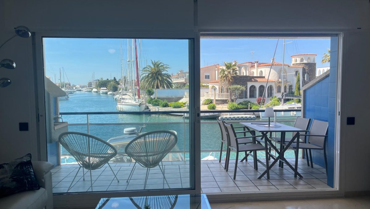 884801624_42b5a6d7f72517f4617999121584958e