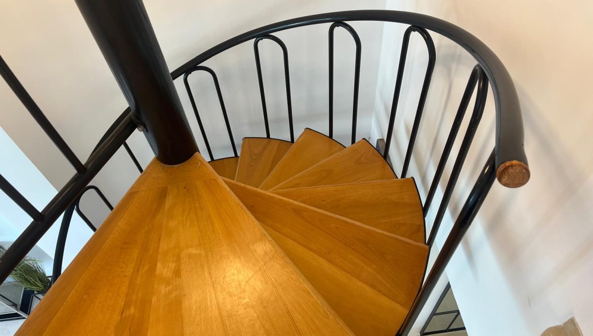 884801624_826503f203ce48690587d904b95e1bec