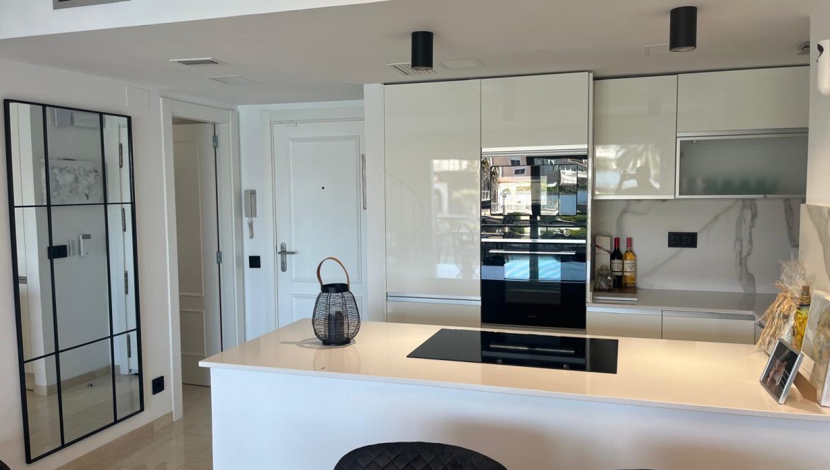 884801624_8332fc8b1def8da9169eb373af252a00