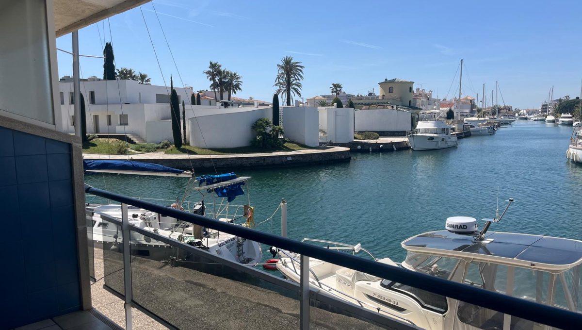 884801624_a81cc049fb46ca96b167c4e01e9dd93e