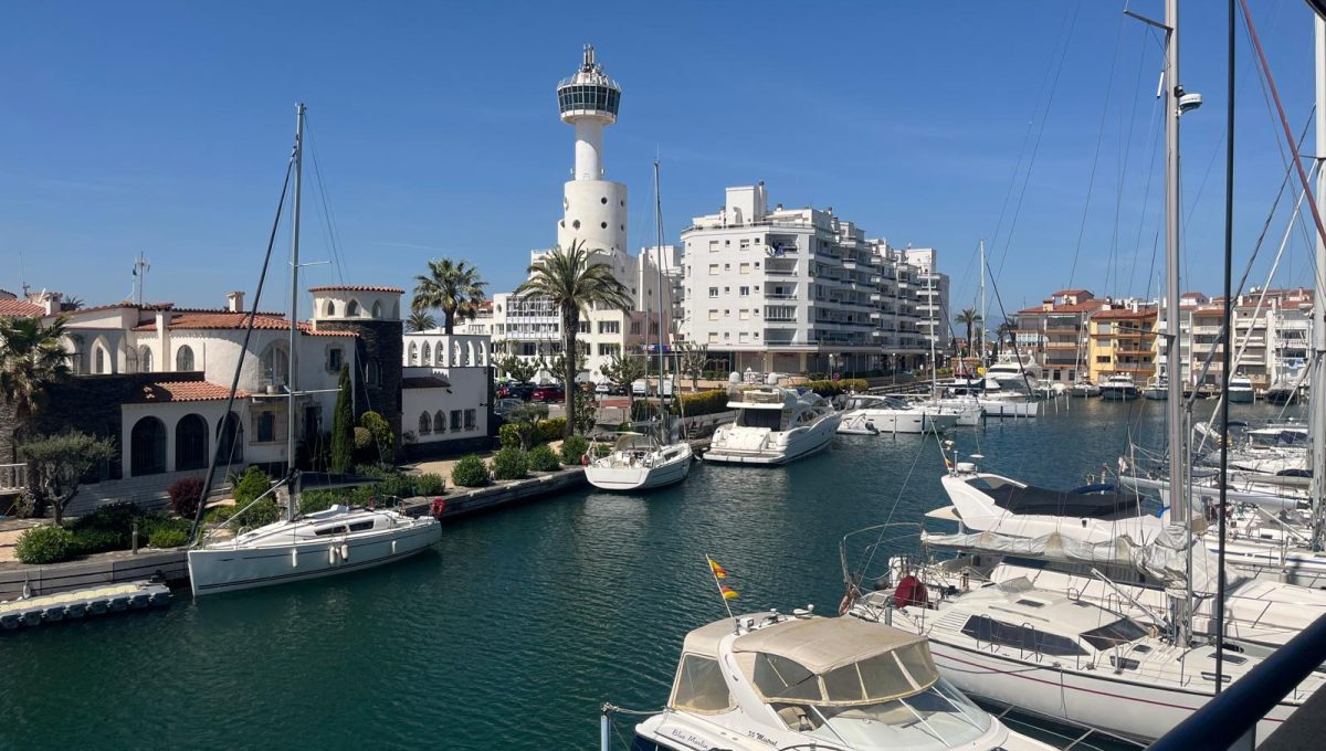 884801624_bd6e6843f3ae4ce57e46f49ce48d830c